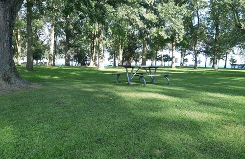 Durham Region Apartamento | 2 BEDROOM APARTMENT, bright and peacefull for a pleasant stay.