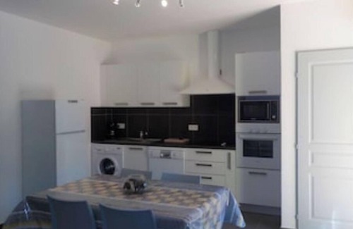 Galeria Apartamento | 2-bedroom apartment heated pool wifi air conditioning 7 min beach and 1 min river