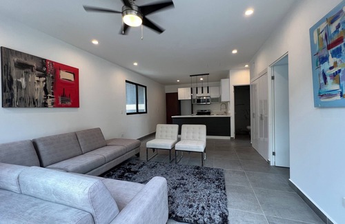 Monterrey Municipality Apartamento | 2-bedroom apartment in welcoming Monterrey with AC, WiFi Balconies amazing views