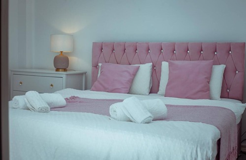 Belas Apartamento | 2-bedroom apartment in charming Kilamba with WiFi, AC. Relax and enjoy