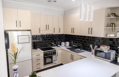 Ashfield Apartamento | 2 bedroom Apartment in Ashfield, 200m to train station,Free Parking