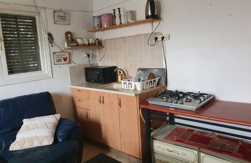 Rehovot Apartamento | 2 bedroom apartment in batiya makov shared rooms