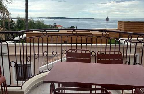 Cannes La Bocca Apartamento | 2 Bedroom Apartment in Cannes