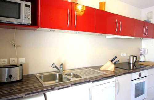 Calvi Apartamento | 2-BEDROOM APARTMENT IN GATED RESIDENCE 10 MINUTES WALK FROM THE BEACH