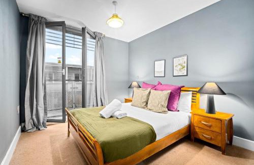 Theatreland Birmingham Apartamento | 2-Bedroom Apartment in Heart of the City - China Town - Balcony - Secure Parking Included 48A
