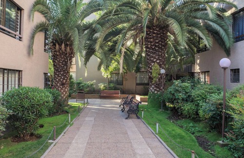 Santiago Apartamento | 2-bedroom apartment in marvelous Ñuñoa neighborhood with car parking, WiFi,