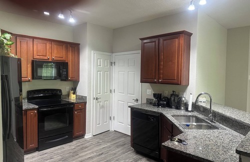 Bearss Plaza Apartamento | 2-bedroom apartment in pleasant Tampa with WiFi, AC