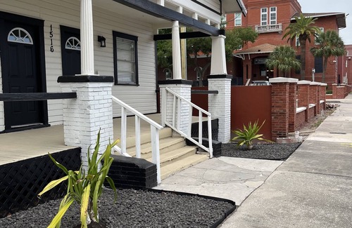 Ybor City Casa | 2-bedroom apartment just 4 minutes drive to Port of Tampa