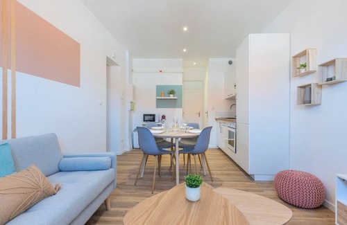 Roubaix Apartamento | 2 bedroom apartment near tram, CHR + parking