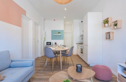 Roubaix Apartamento | 2 bedroom apartment near tram, CHR + parking