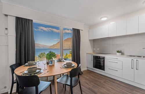 Queenstown Apartamento | 2 Bedroom Apartment, Walk To Town, Amazing Views!