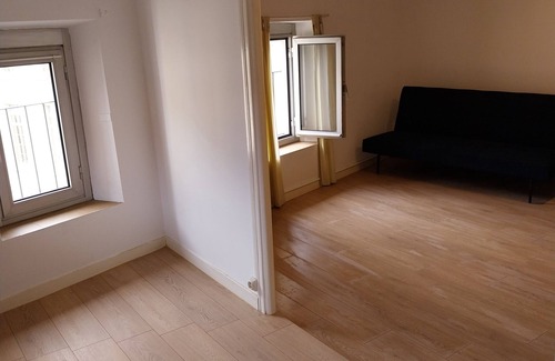 Lavelanet Apartamento | 2-bedroom apartment, second floor.