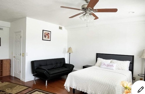 Auburndale Casa | 2 Bedroom Apartment 14 Miles to Legoland and 30 Miles to Disney