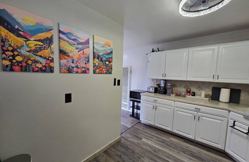 Southeastern Sacramento Apartamento | 2-bedroom apartment in wonderful Sacramento with WiFi
