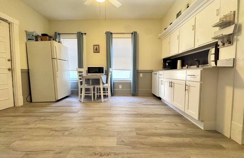 Spring Hill Apartamento | 2-bedroom apartment in fabulous Somerville with AC, WiFi and off street parking