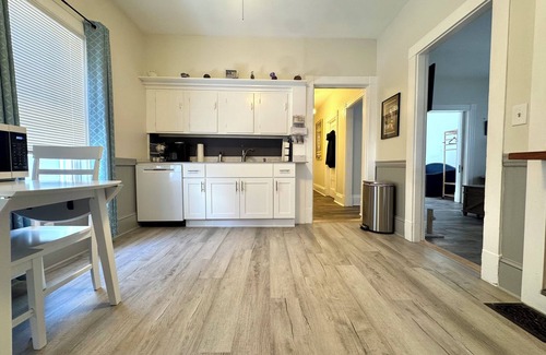 Spring Hill Apartamento | 2-bedroom apartment in fabulous Somerville with AC, WiFi and off street parking