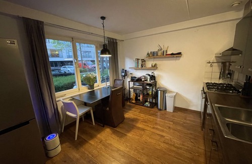 Amsterdam North Casa | 2 bedroom apartment with backyard and free parking