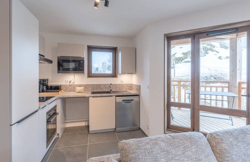 Eclose-Est Apartamento | Apartamento de 2 dormitorios con balcón en el centro de Alpe d'Huez