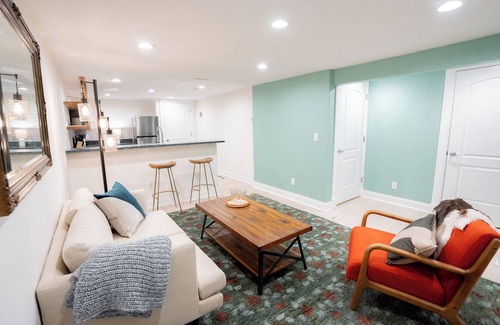 Lander Apartamento | 2-Bedroom Apartment with Backyard in Lander