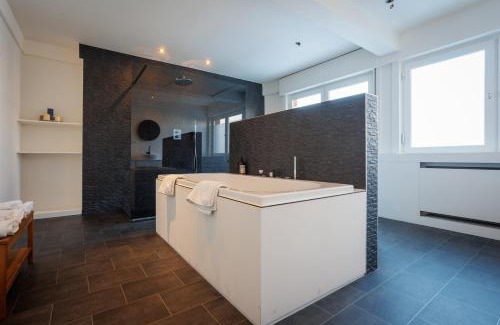 Zwevegem Apartamento | 2-Bedroom Apt Above Venti Restaurant Near Xpo