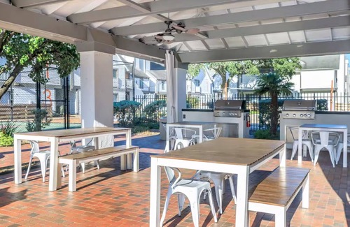 Braeswood Place Apartamento | 2-bedroom Apt in Med Center NRG