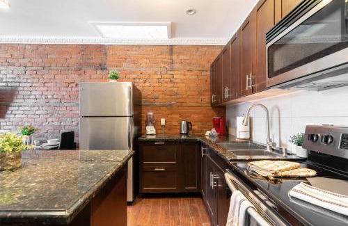 Central Hamilton Apartamento | 2 Bedroom Apt Near Downtown - King Bed Netflix