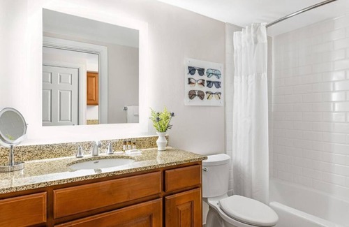 Williamsburg Complejo | 2 bedroom at Marriott's Grande Vista, free WiFi, free parking & no resort fees!