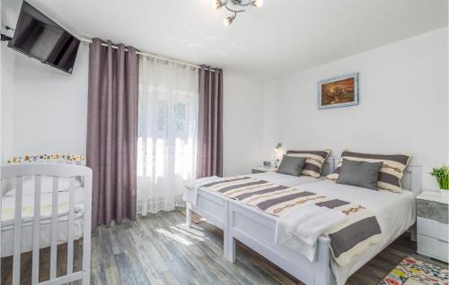 Fuzine Casa | 2 Bedroom Awesome Apartment In Fuzine