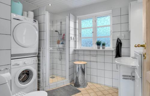 Dronningmolle Casa | 2 Bedroom Awesome Home In Dronningmølle