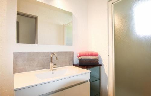 Grospierres Casa | 2 Bedroom Awesome Home In Grospierres