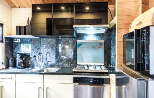 Heinkenszand Casa | 2 Bedroom Awesome Home In Heinkenszand