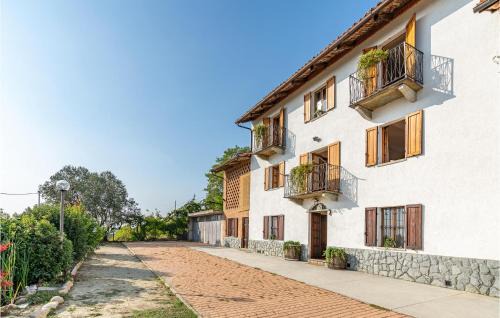 Priocca Casa | 2 Bedroom Awesome Home In Priocca