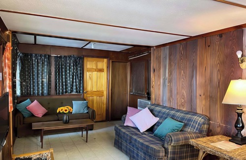Rosedale Cabina | 2-bedroom Balsam Lake Lower Boathouse #1A