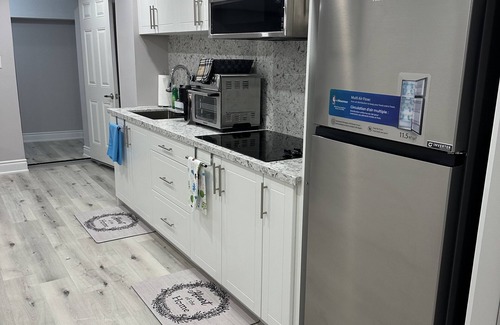 Innisfil Apartamento | 2 Bedroom Basement With Separate Entrance Family-friendly