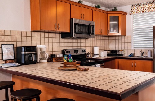 Cabo Rojo Condominio | Hermoso Condominio en Cabo Rojo; 3 Piscinas, AC, WiFi, y Reserva de Electricidad