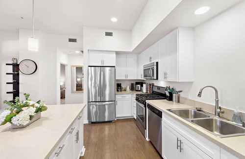 North Tustin Apartamento | 2-bedroom beauty Walking Distance to Irvine Spectrum/ 15 minutes to disney