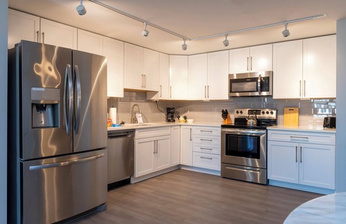 Canandaigua Condominio | 2 Bedroom Brand New Condo on Canandaigua Lake!