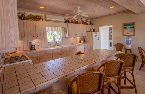 North Palmetto Point Casa | 2 Bedroom Beach House Steps from Mile-Long Pink Sand Beach