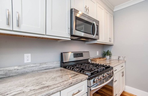 Five Points East Casa | 2 Bedroom Bungalow in Five Points Near Downtown