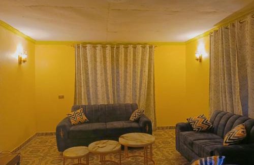 Western Province Casa | 2 Bedroom Bungalow in Meru