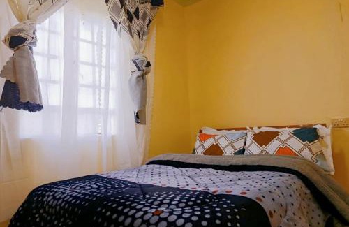 Western Province Casa | 2 Bedroom Bungalow in Meru