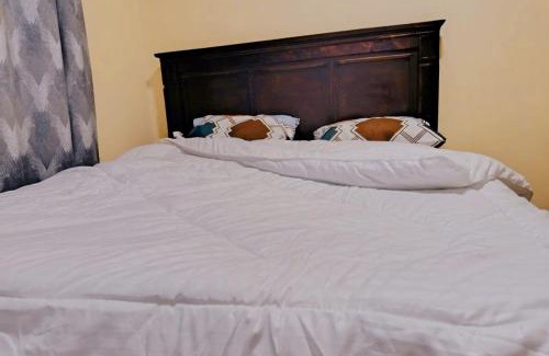 Western Province Casa | 2 Bedroom Bungalow in Meru