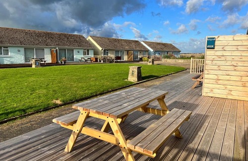 Seaview Casa | 2 Bedroom Bungalow SV58, Seaview, Isle of Wight Free Wi-Fi