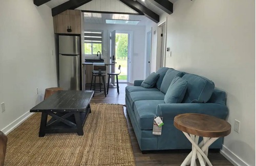 Alcona Cabina | 2 Bedroom Cabin Across Lake Simcoe
