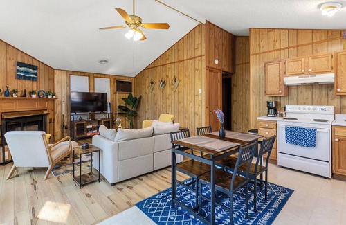 The Woods Cabina | 2-Bedroom cabin Hot tub Fireplace PS5