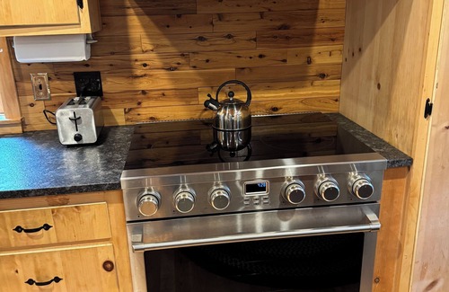 Greenville Cabina | 2-bedroom cabin in Greenville , private beach, 48' Dock good for Float plane