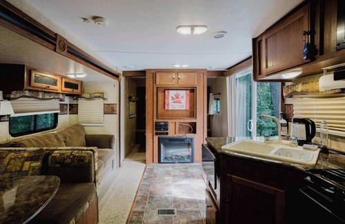 Carling Casa | 2-bedroom Camper Trailer Cottage #2