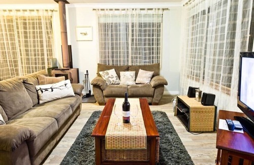 Metricup Cabaña | 2 bedroom Chalet situated on a 145 acre farm/vineyard property