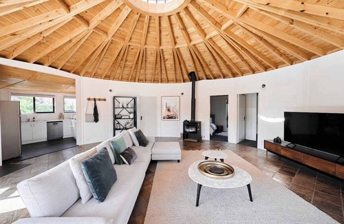 Pialligo Otro | 2 bedroom charming timber yurt
