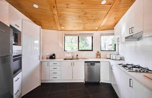 Pialligo Otro | 2 bedroom charming timber yurt